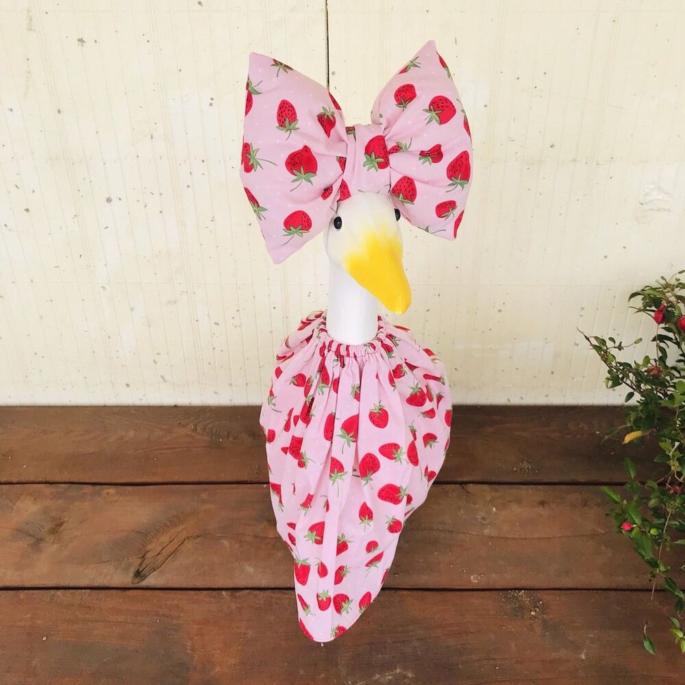 Porch Goose Dress Outfit Fits 18-23 Inch Goose Handmade Pink June Strawberries - Picture 10 of 10